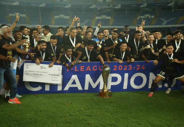 Mohammedan Sporting embrace history amidst thunderous cheers at Yuba Bharati Krirangan