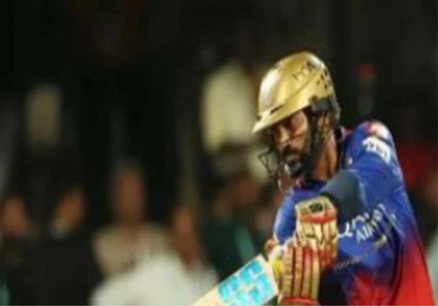 IPL 2024: Dinesh Karthik’s grit not enough as Hyderabad outlasts RCB in IPL thriller