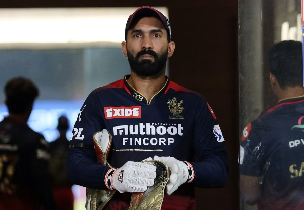 IPL 2024: Dinesh Karthik points out hypocrisy of RCB’s loyal fanbase