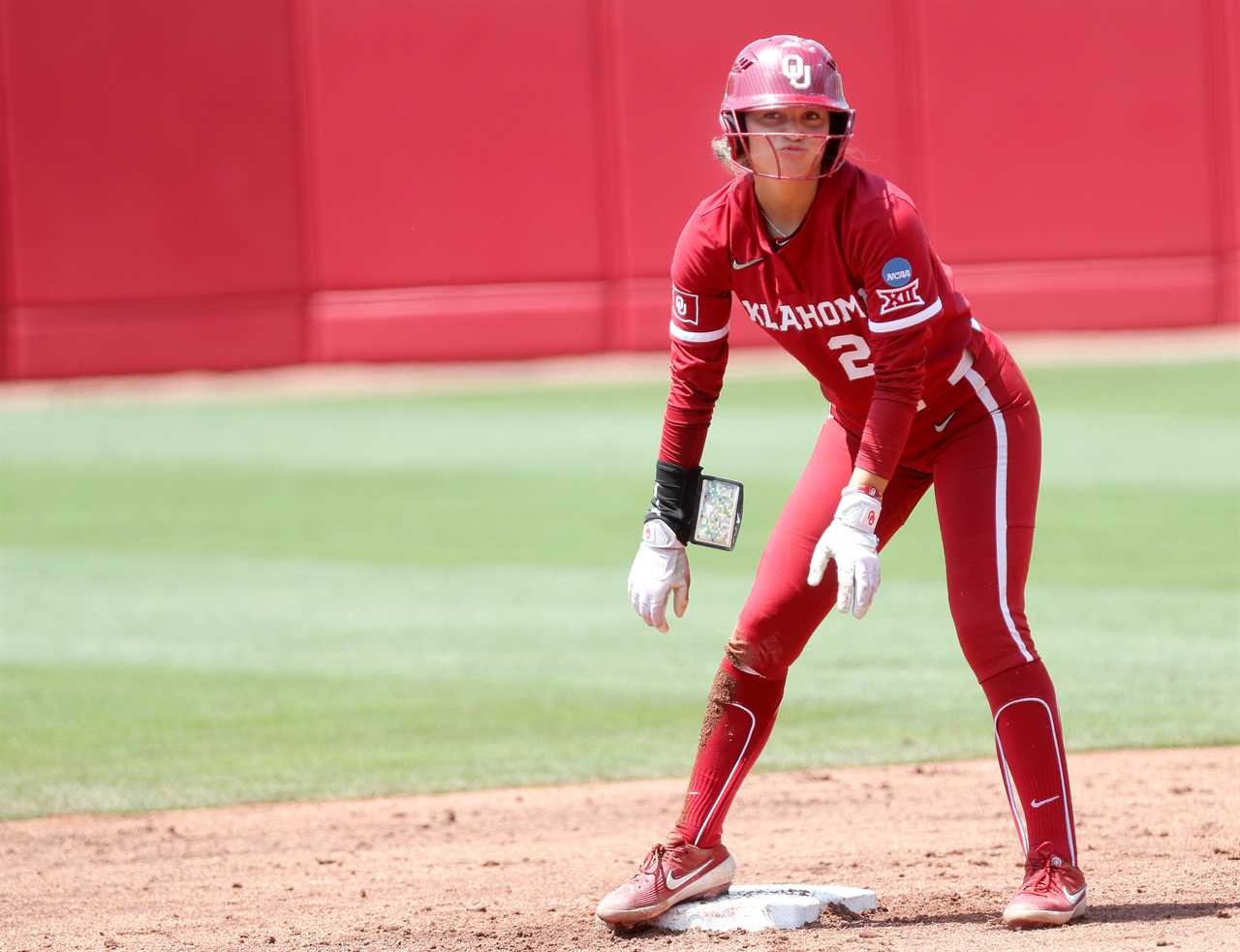 Best Photos from Oklahoma's 3-2 win over the Oregon Ducks to advance to Super Regionals