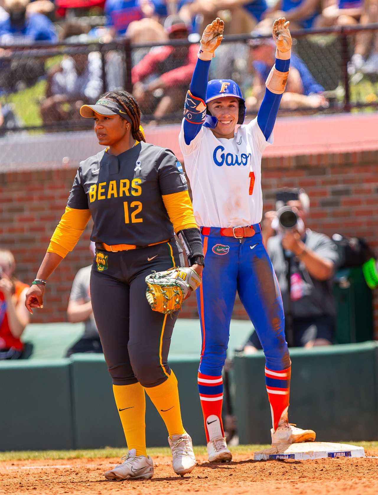 Highlights from Florida softball's Super Regional Game 1 win over Baylor