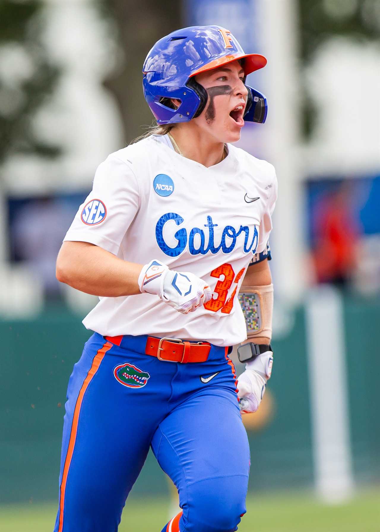 Highlights from Florida softball's Super Regional Game 1 win over Baylor