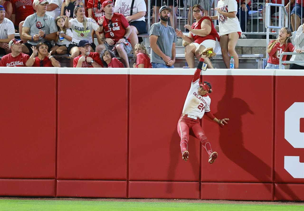 Fantastic photos from the Oklahoma Sooners 4-2 win over Florida State