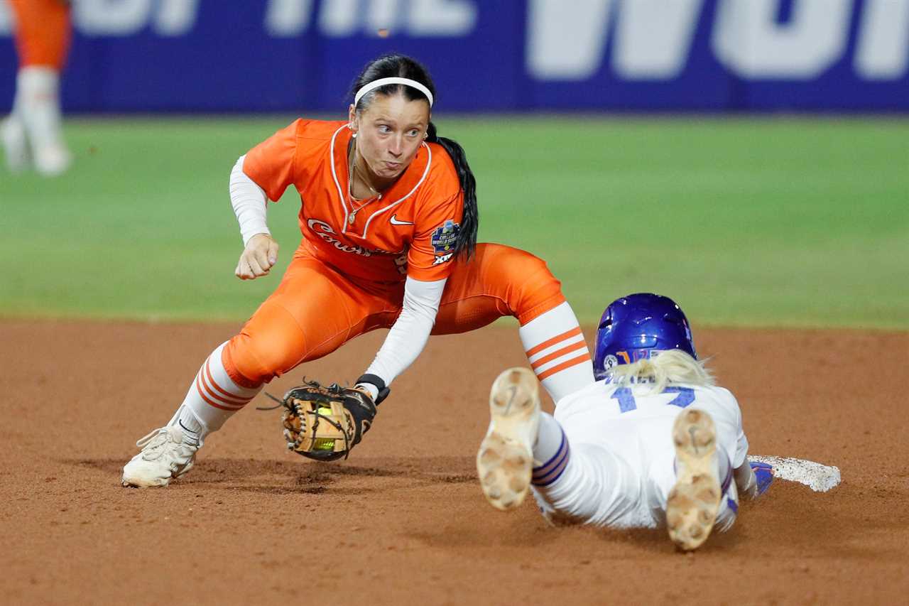 Highlights from Florida softball's WCWS win over Oklahoma State