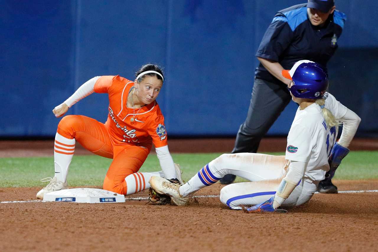 Highlights from Florida softball's WCWS win over Oklahoma State