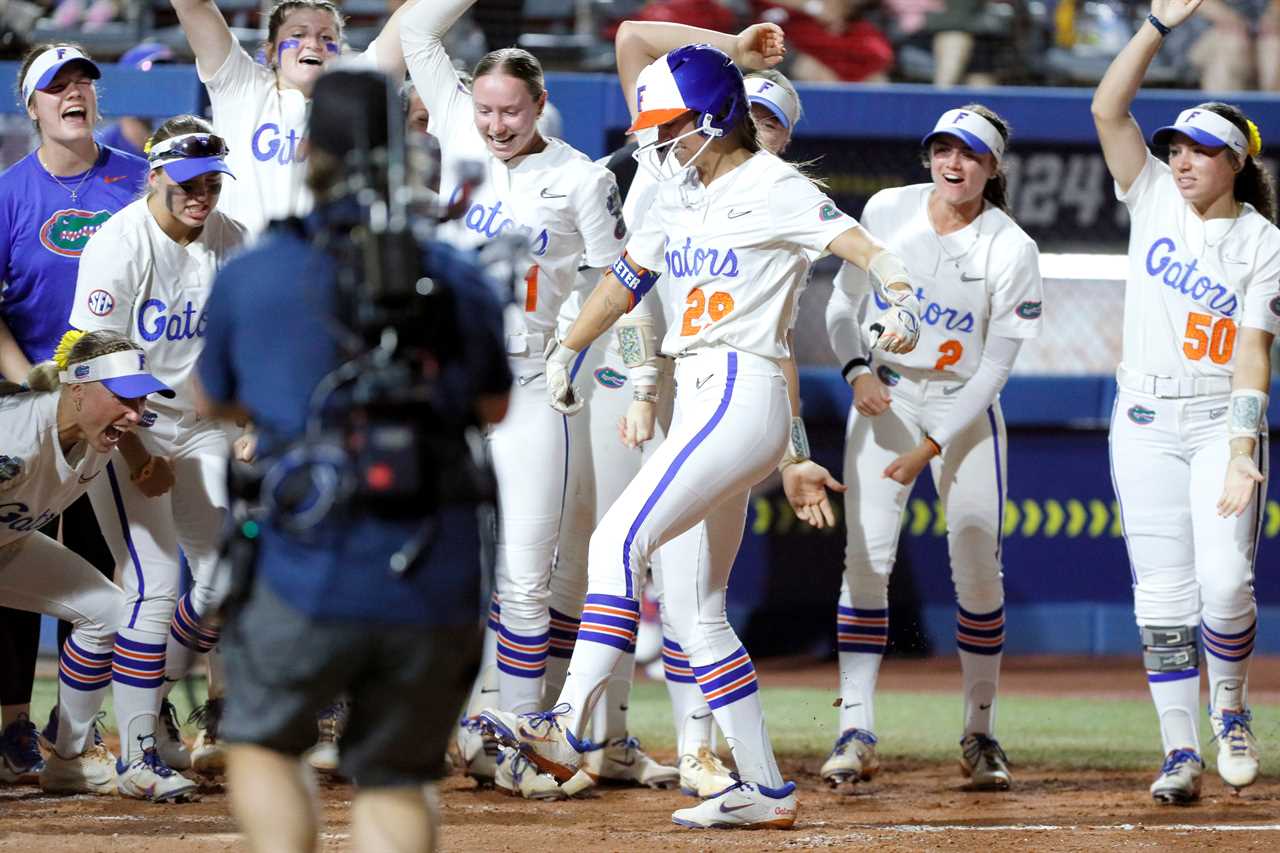 Highlights from Florida softball's WCWS win over Oklahoma State