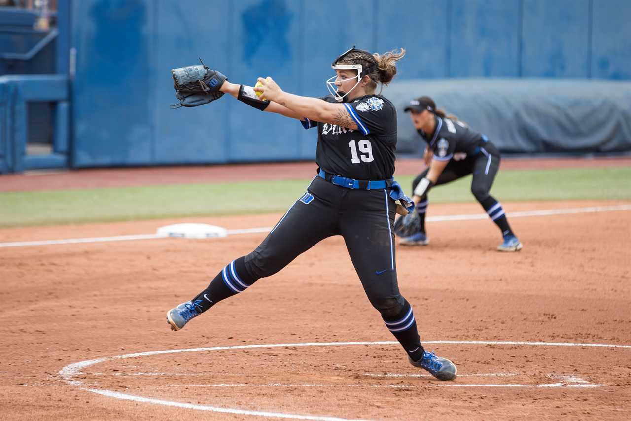 Best photos from the Oklahoma Sooners 9-1 WCWS win over Duke