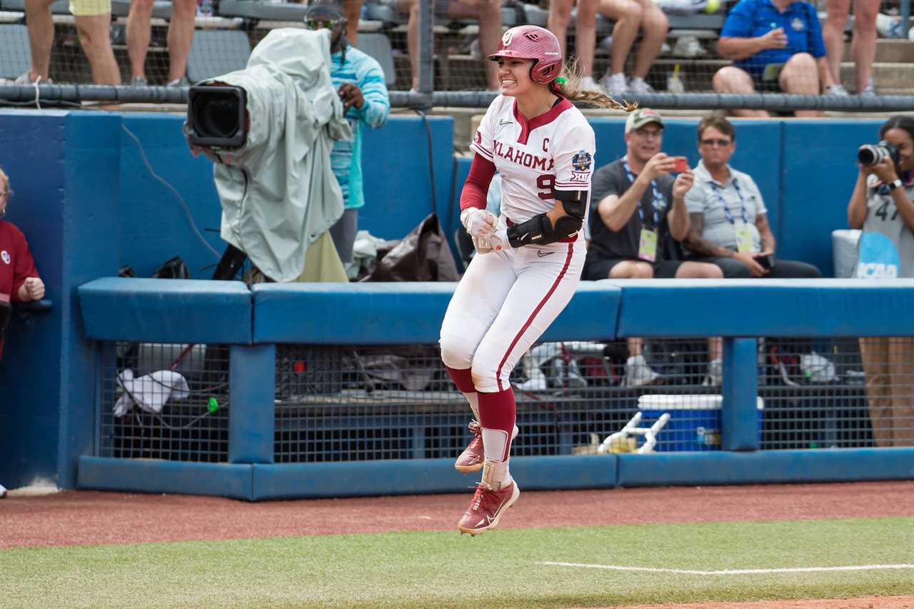 Best photos from the Oklahoma Sooners 9-1 WCWS win over Duke