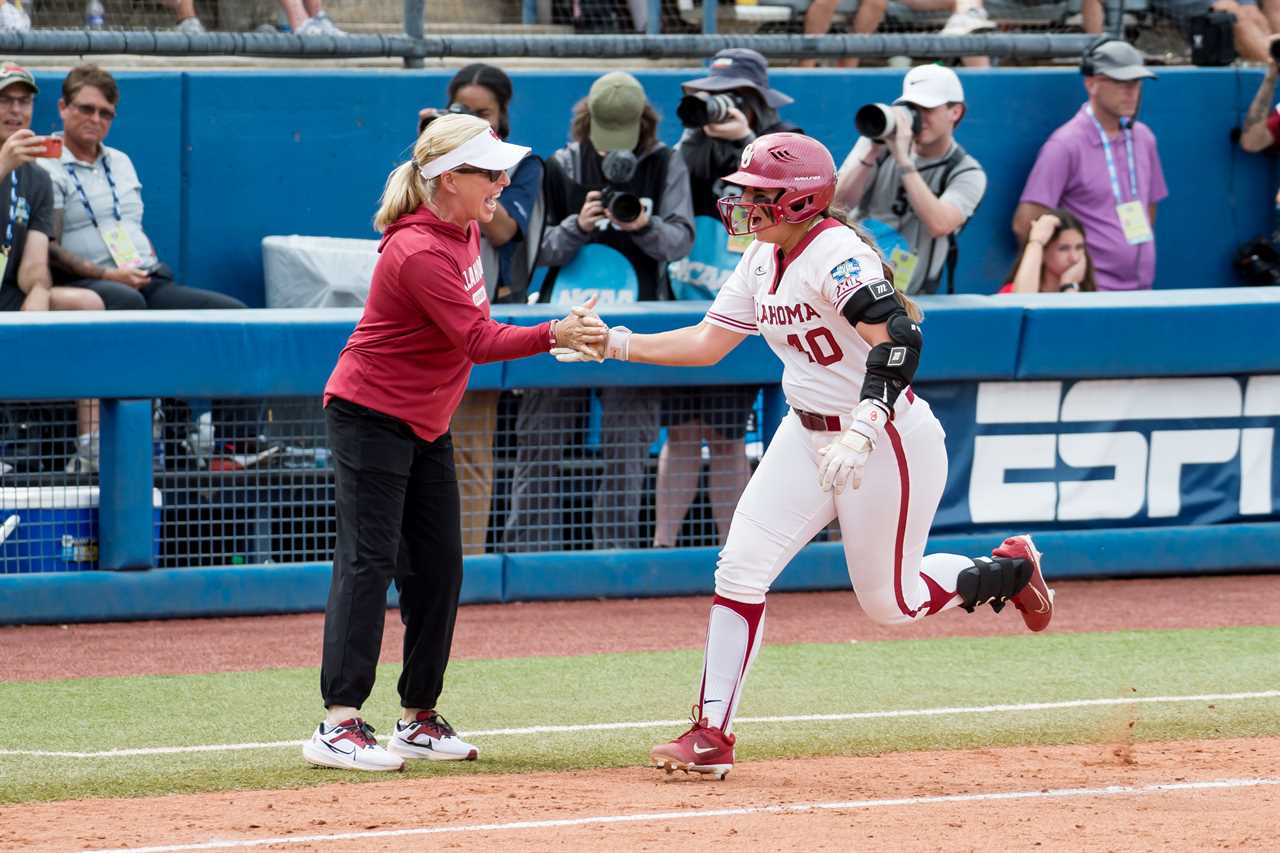 Best photos from the Oklahoma Sooners 9-1 WCWS win over Duke