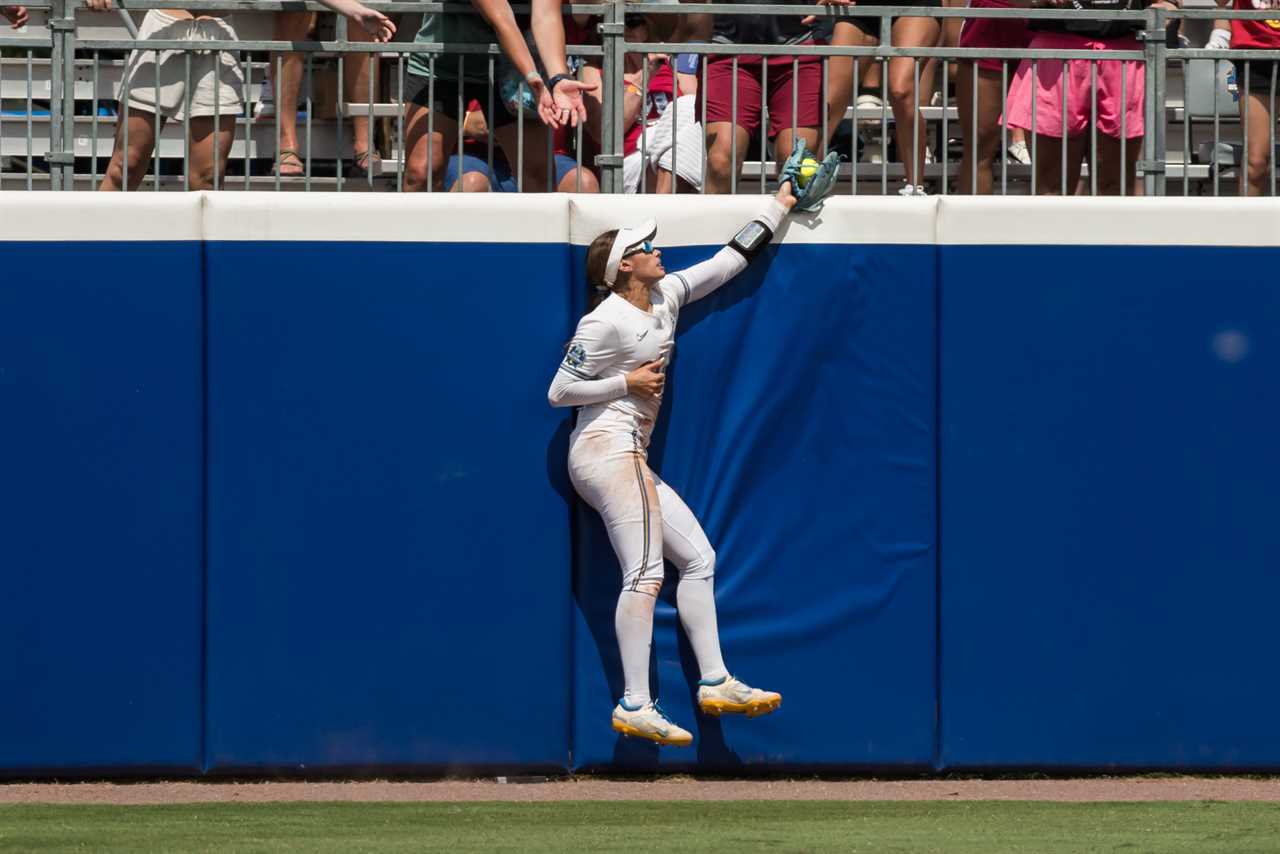 Best photos from the Oklahoma Sooners win over UCLA Bruins