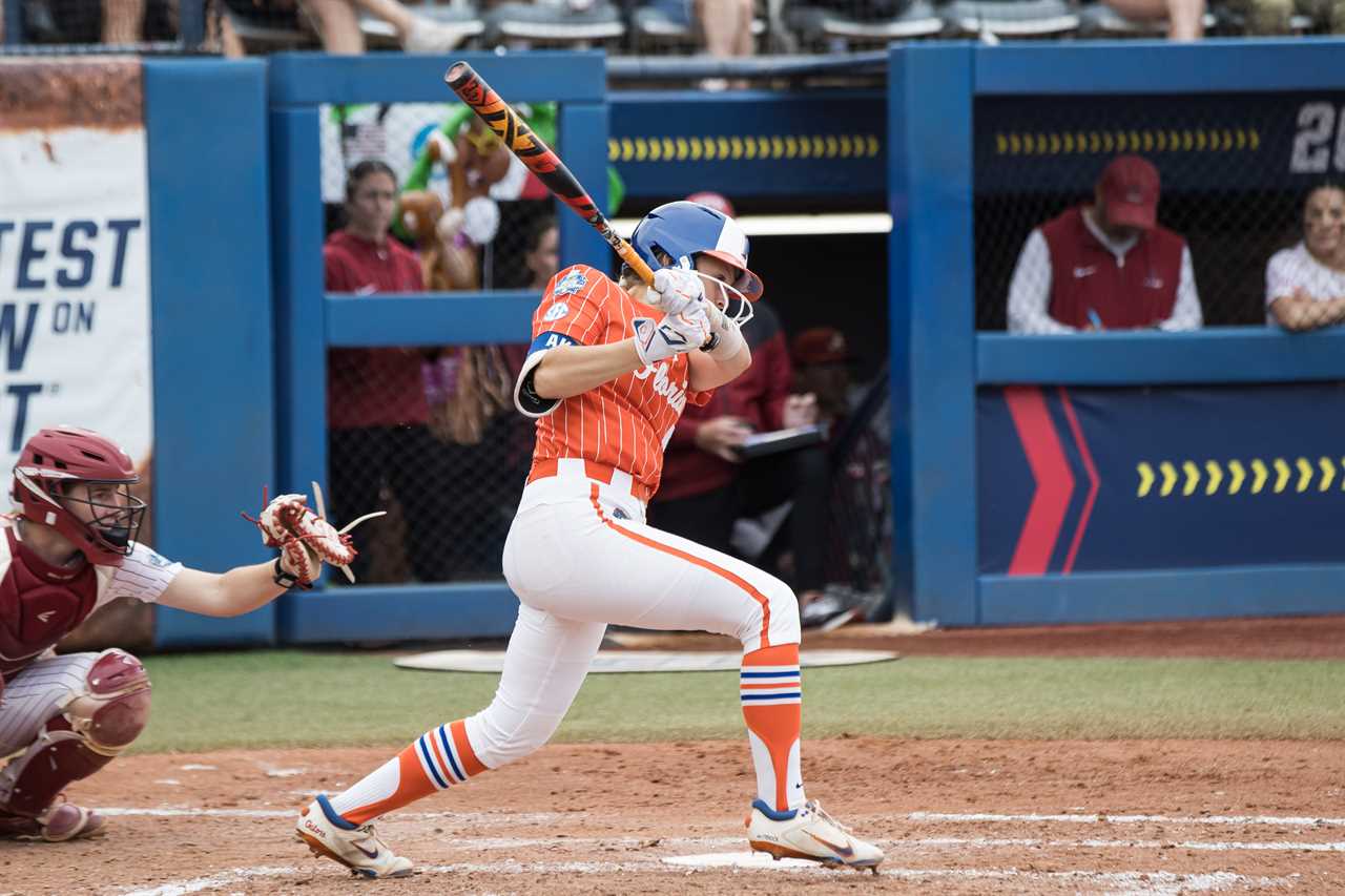 Highlights from Florida softball's win over Alabama in WCWS