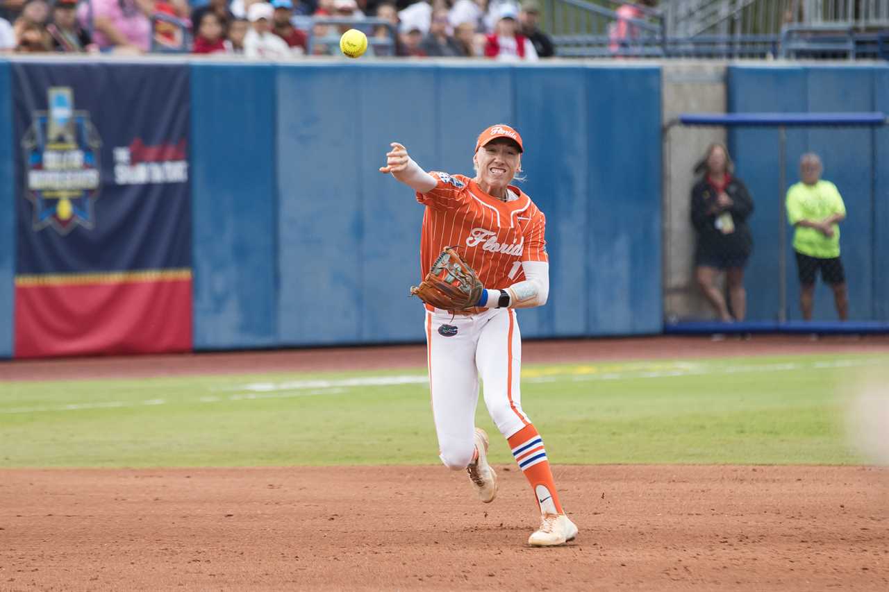 Highlights from Florida softball's win over Alabama in WCWS