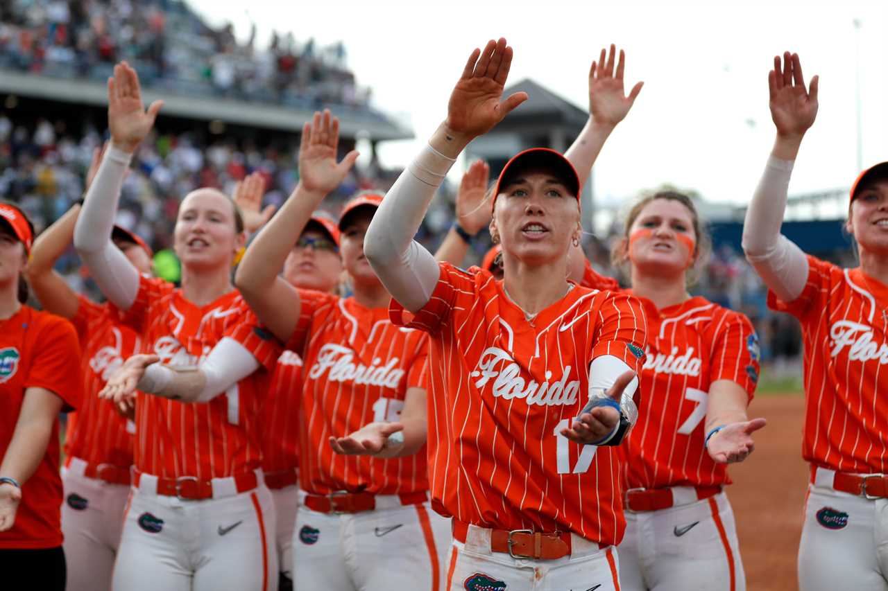 Highlights from Florida softball's win over Alabama in WCWS