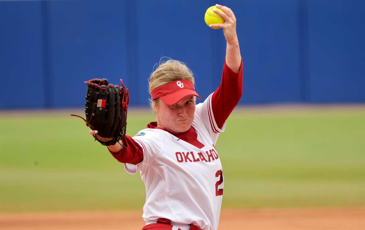 Best photos from the Oklahoma Sooners 6-5 extra-inning win over Florida