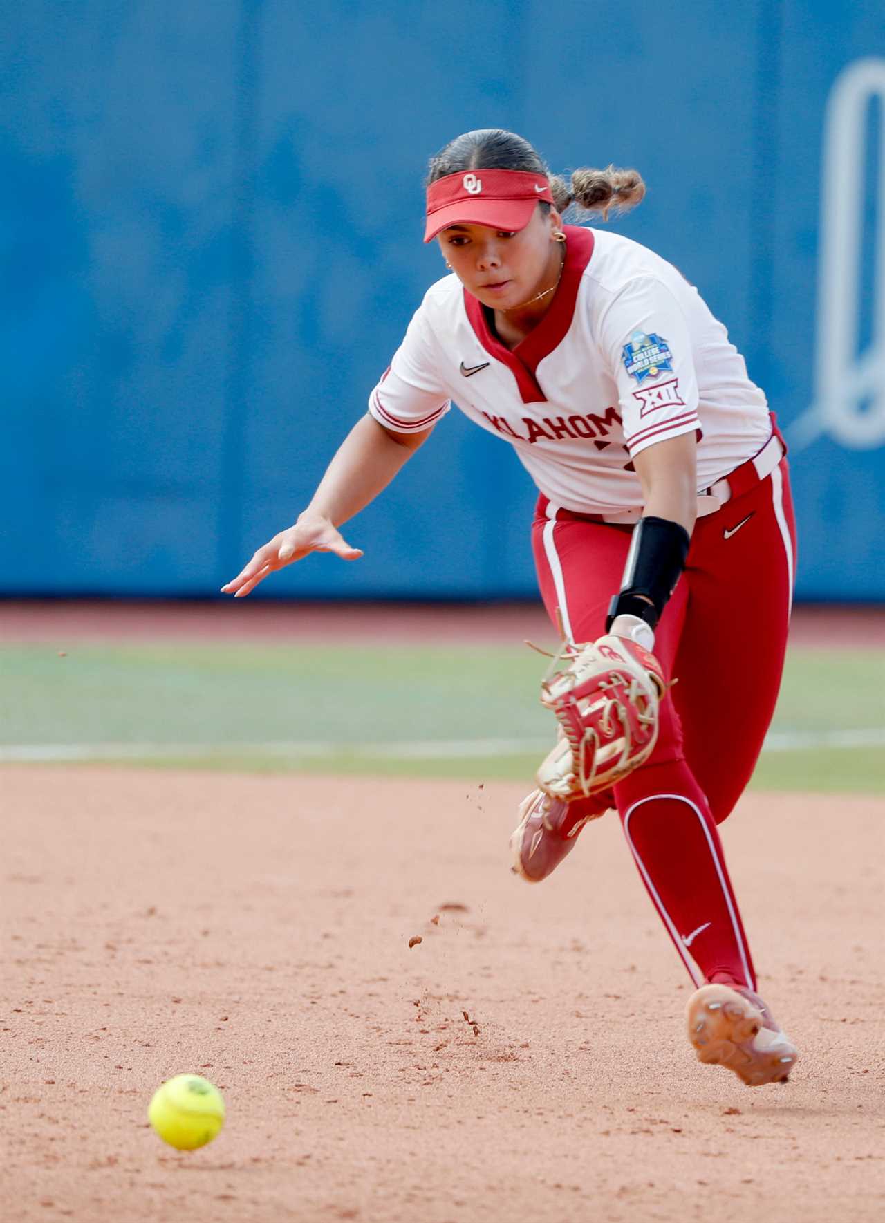 Best photos from the Oklahoma Sooners 6-5 extra-inning win over Florida