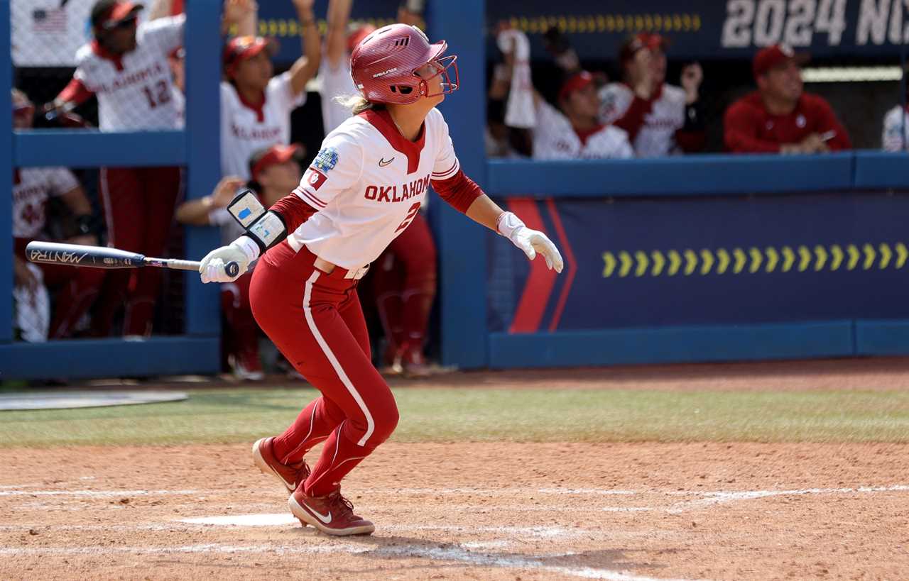 Best photos from the Oklahoma Sooners 6-5 extra-inning win over Florida