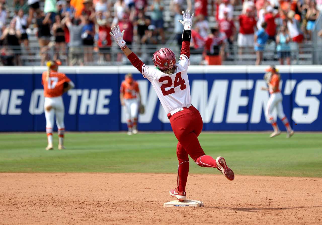 Best photos from the Oklahoma Sooners 6-5 extra-inning win over Florida