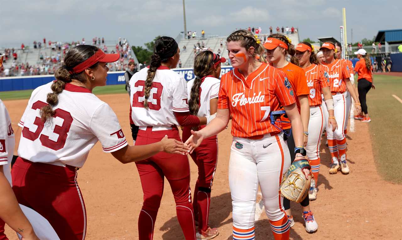 Best photos from the Oklahoma Sooners 6-5 extra-inning win over Florida