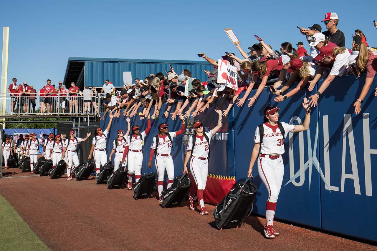 Best photos from Oklahoma Sooners 8-3 win over the Texas Longhorns