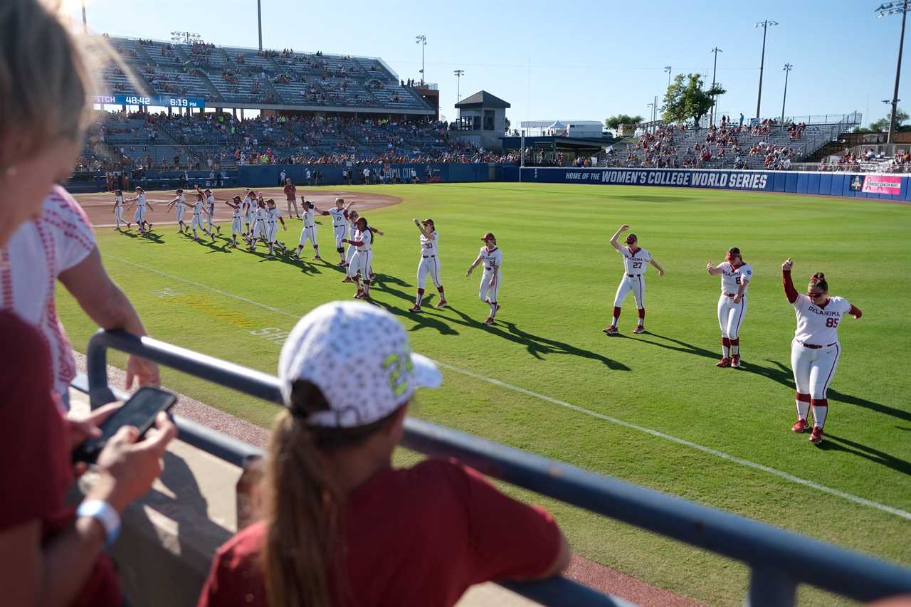 Best photos from Oklahoma Sooners 8-3 win over the Texas Longhorns