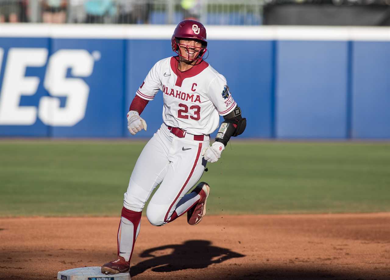 Best photos from Oklahoma Sooners 8-3 win over the Texas Longhorns