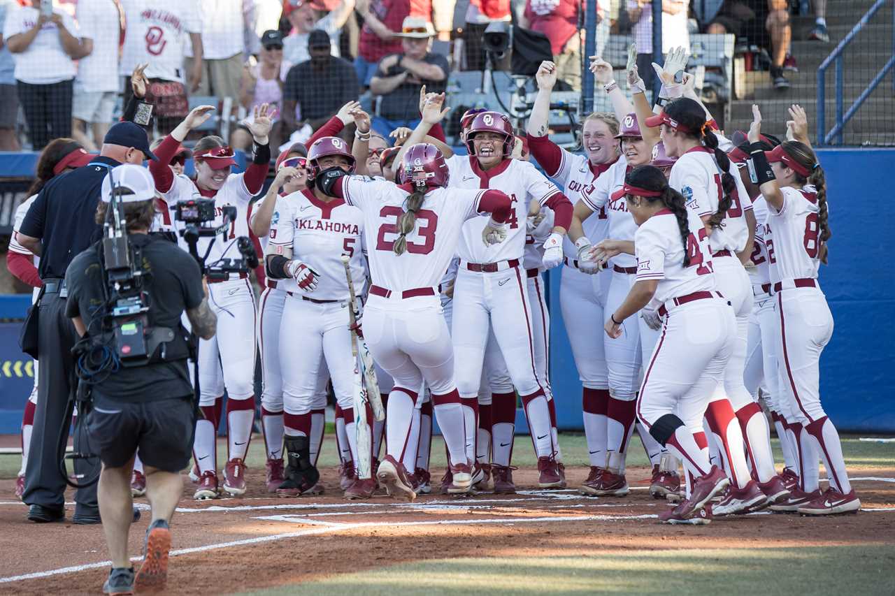 Best photos from Oklahoma Sooners 8-3 win over the Texas Longhorns