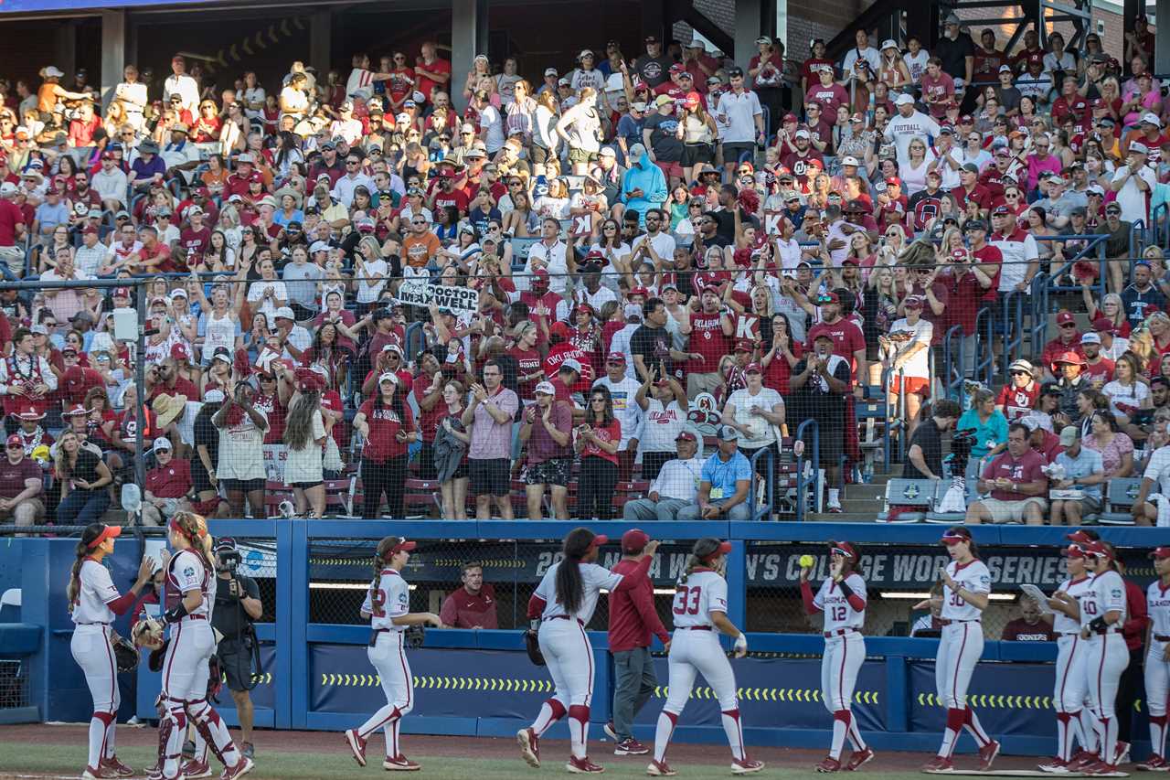 Best photos from Oklahoma Sooners 8-3 win over the Texas Longhorns