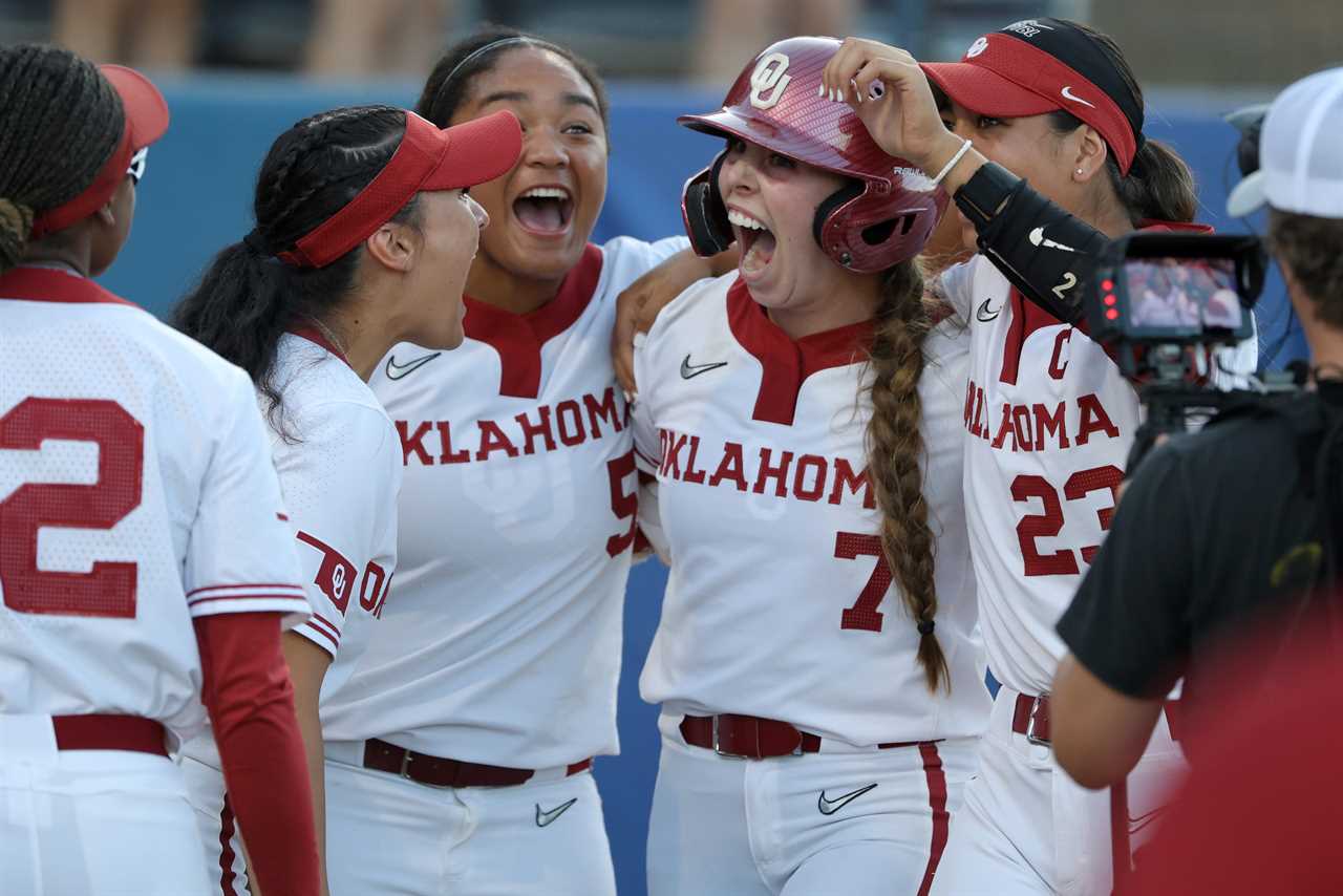 Best photos from Oklahoma Sooners 8-3 win over the Texas Longhorns