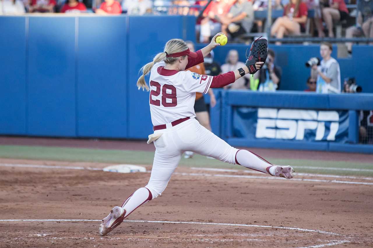 Best photos from Oklahoma Sooners 8-3 win over the Texas Longhorns