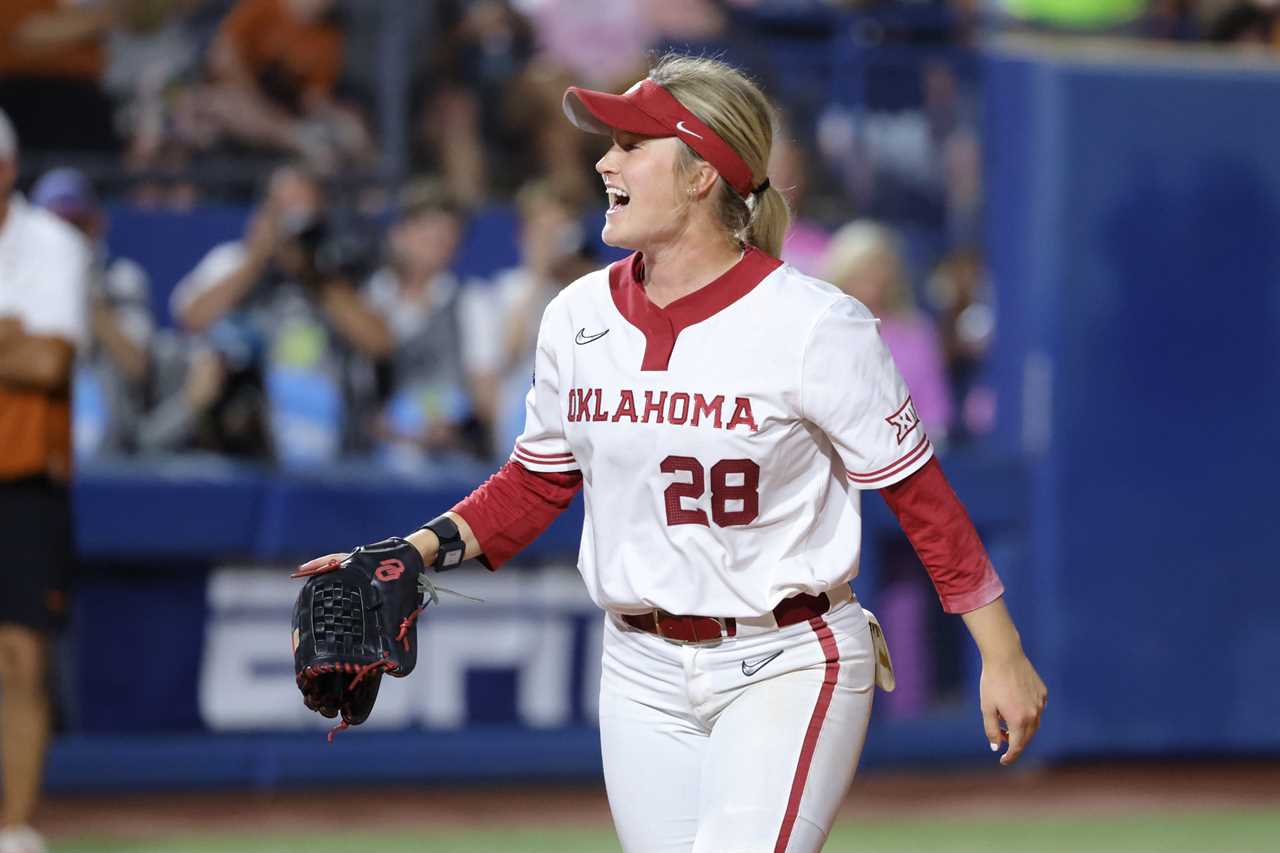 Best photos from Oklahoma Sooners 8-3 win over the Texas Longhorns