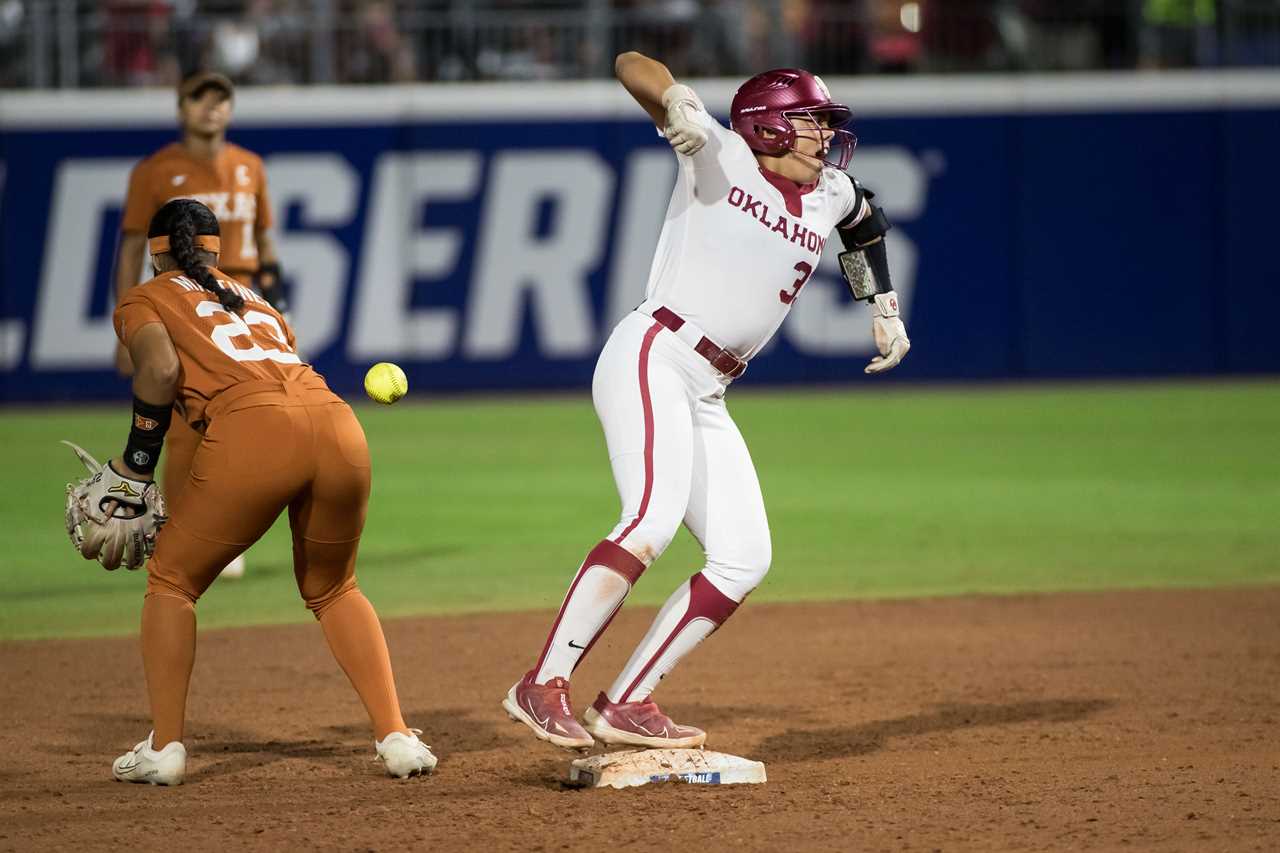 Best photos from Oklahoma Sooners 8-3 win over the Texas Longhorns