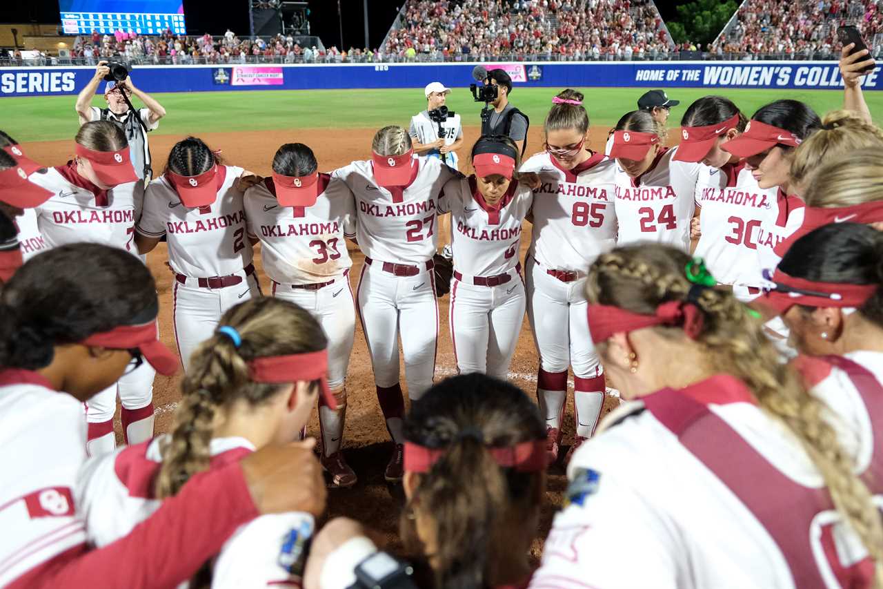 Best photos from Oklahoma Sooners 8-3 win over the Texas Longhorns