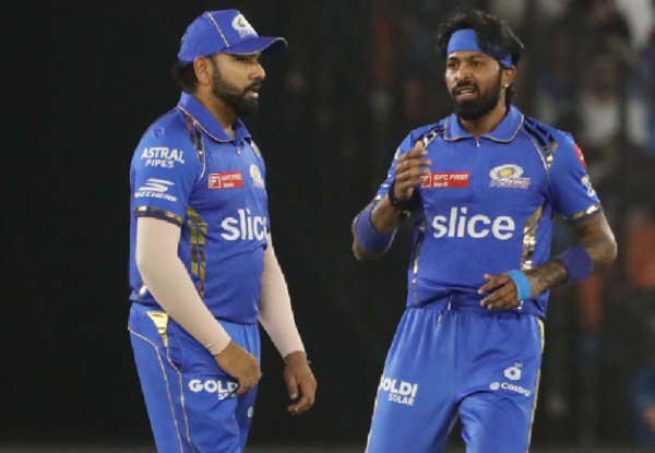IPL 2024: Rohit Sharma-Hardik Pandya fans fight during the Match, video gone viral
