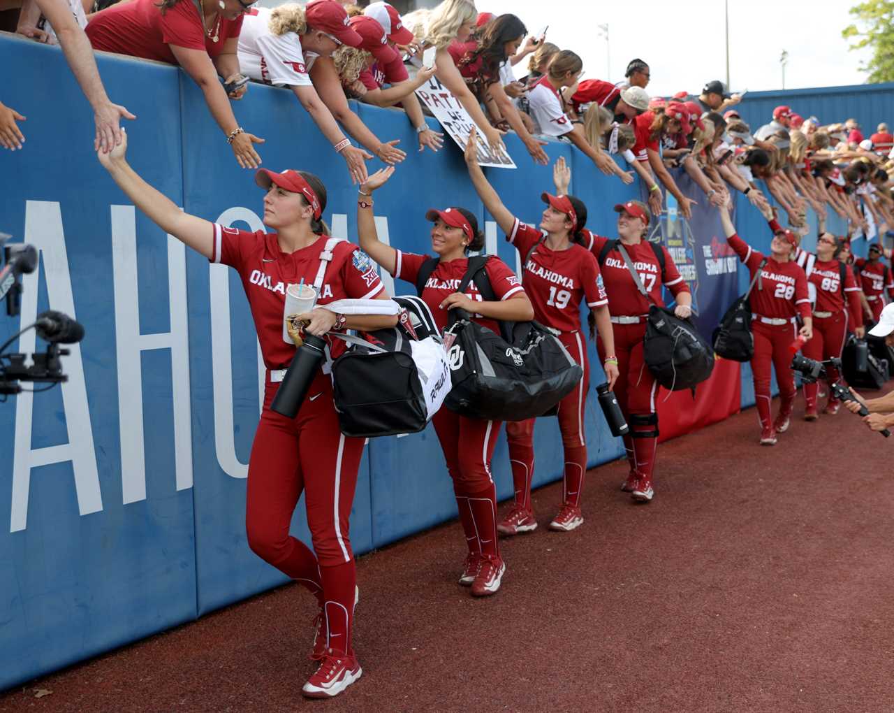 Best photos from the Oklahoma Sooners national championship clinching win over Texas