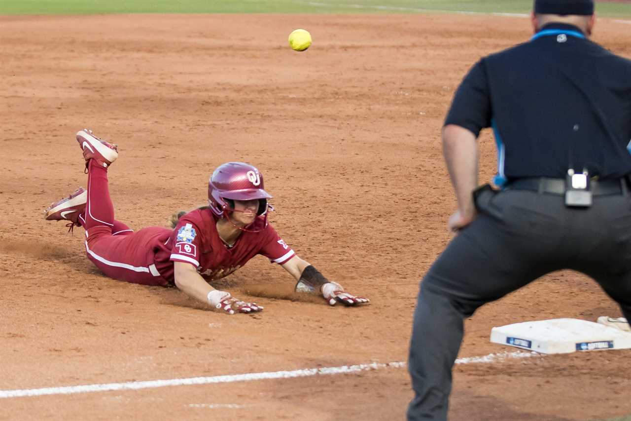 Best photos from the Oklahoma Sooners national championship clinching win over Texas