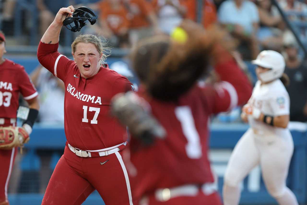 Best photos from the Oklahoma Sooners national championship clinching win over Texas