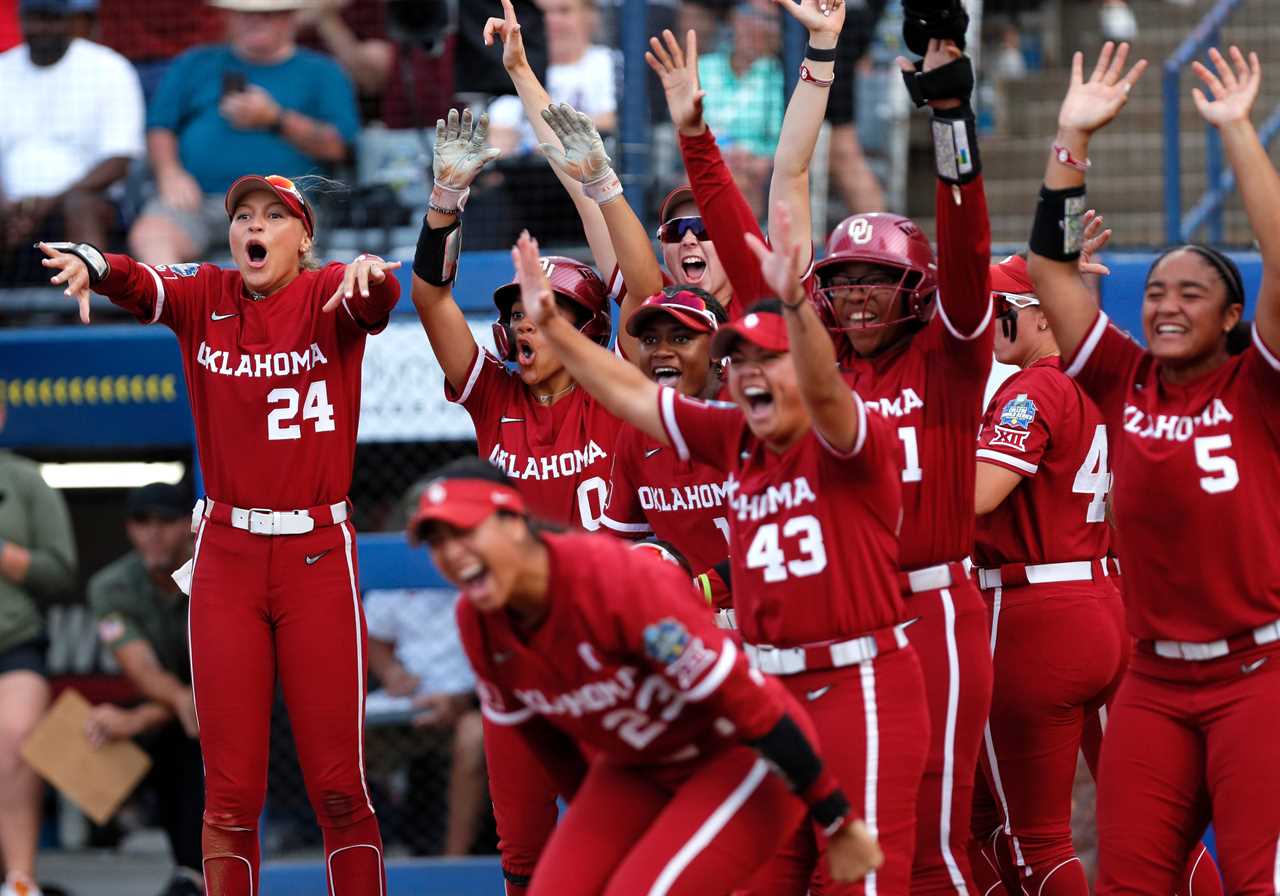 Best photos from the Oklahoma Sooners national championship clinching win over Texas