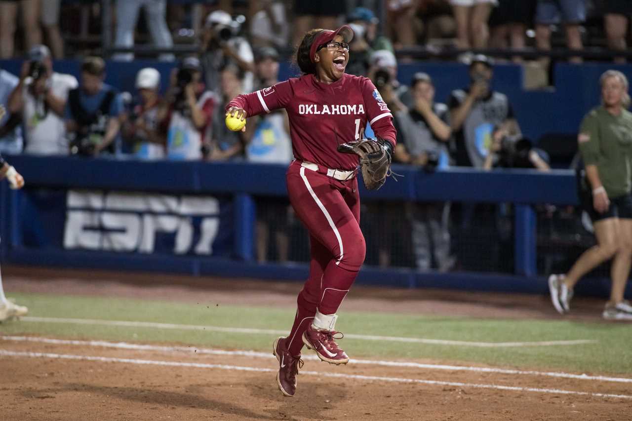 Best photos from the Oklahoma Sooners national championship clinching win over Texas