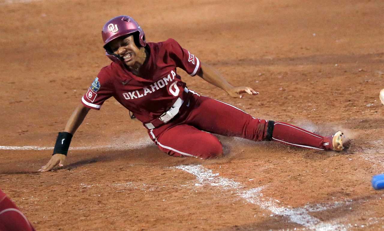 Best photos from the Oklahoma Sooners national championship clinching win over Texas