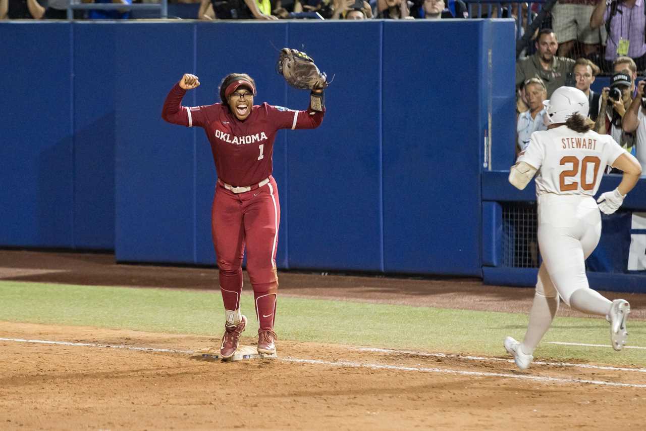 Best photos from the Oklahoma Sooners national championship clinching win over Texas