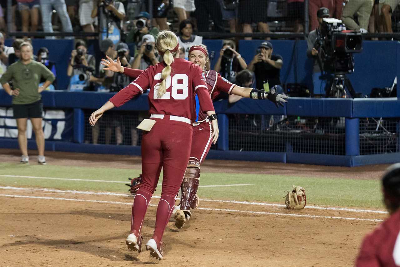 Best photos from the Oklahoma Sooners national championship clinching win over Texas