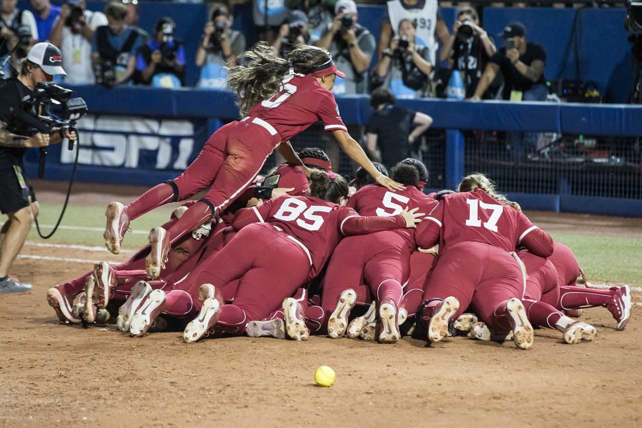 Best photos from the Oklahoma Sooners national championship clinching win over Texas