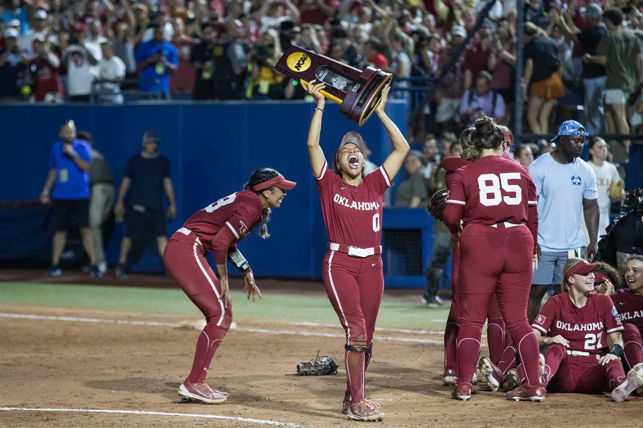 Best photos from the Oklahoma Sooners national championship clinching win over Texas