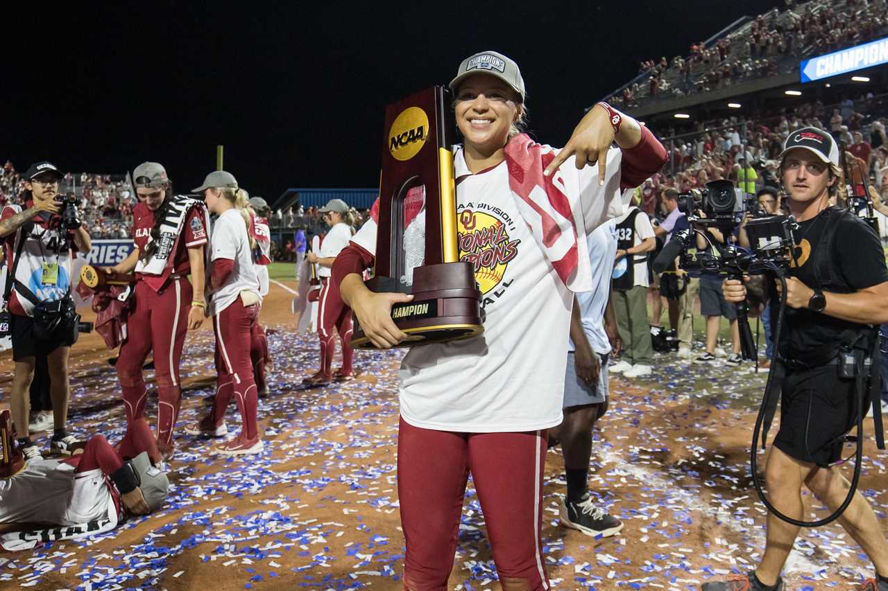 Best photos from the Oklahoma Sooners national championship clinching win over Texas