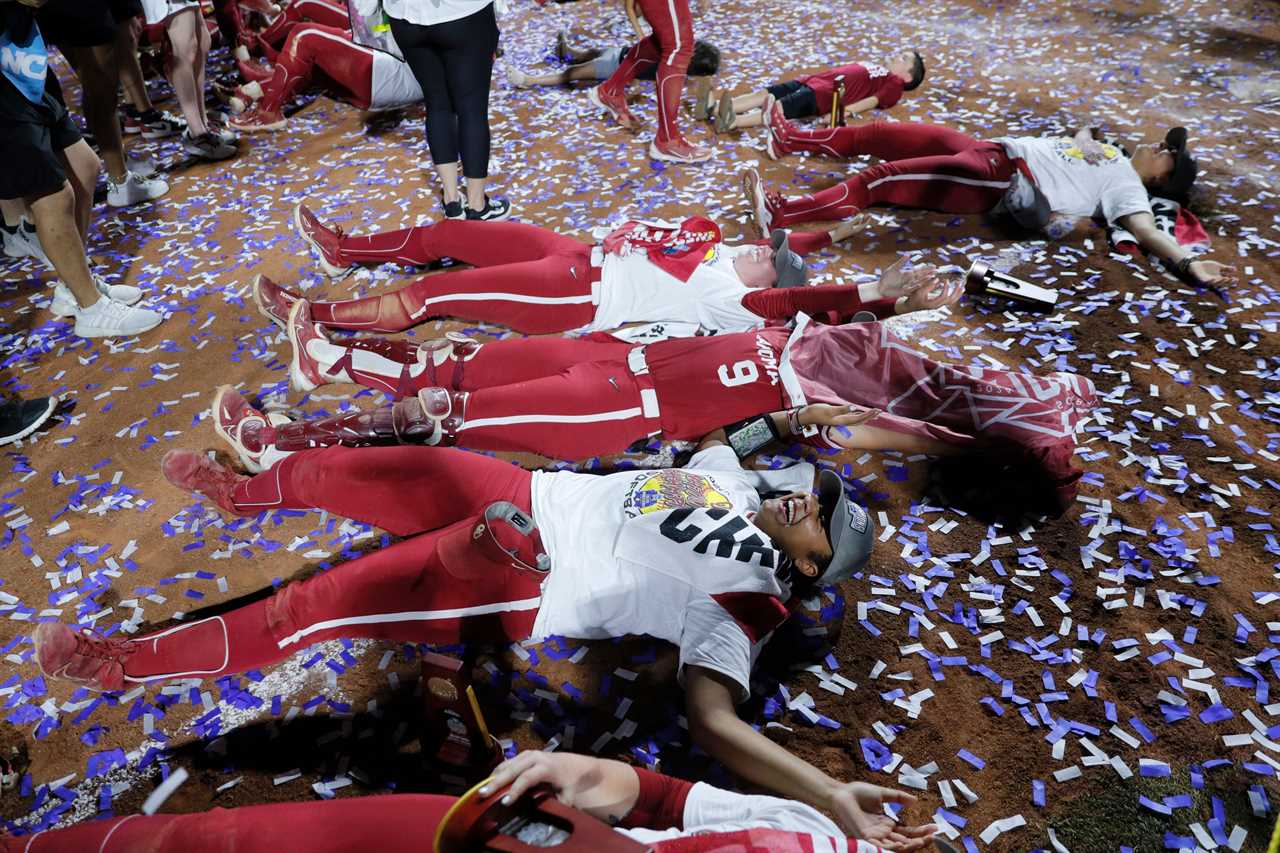 Best photos from the Oklahoma Sooners national championship clinching win over Texas