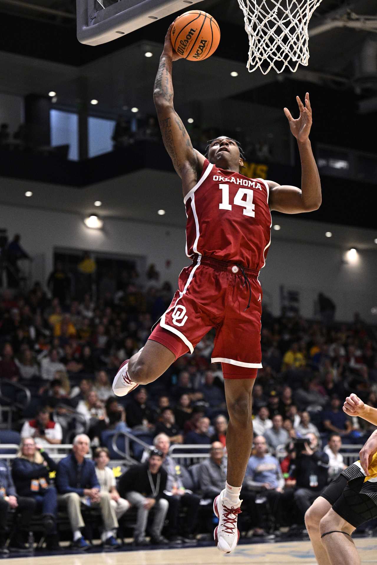 Best photos of Jalon Moore from the 2023-2024 Oklahoma Sooners basketball season