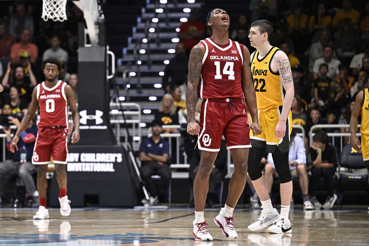 Best photos of Jalon Moore from the 2023-2024 Oklahoma Sooners basketball season