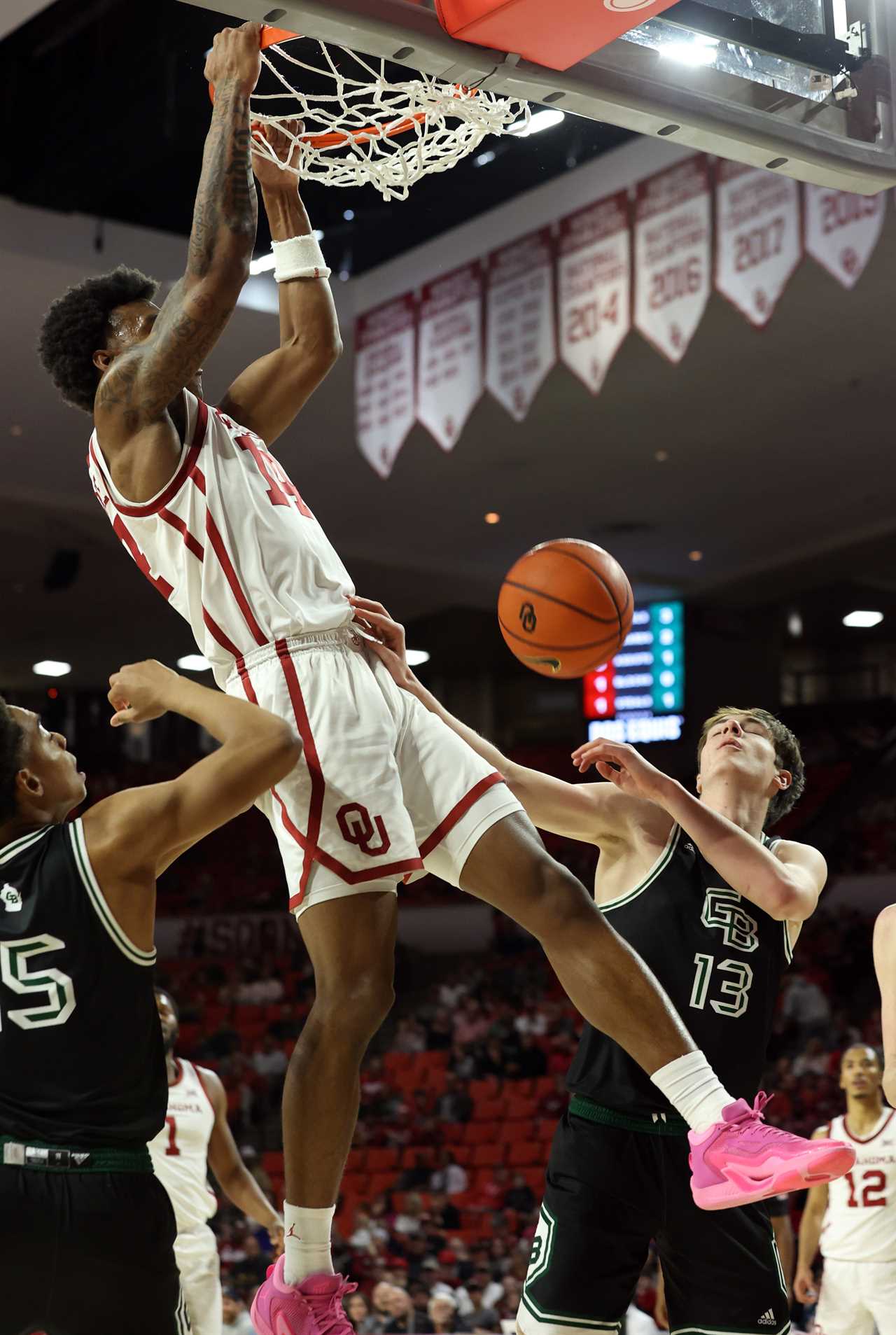 Best photos of Jalon Moore from the 2023-2024 Oklahoma Sooners basketball season