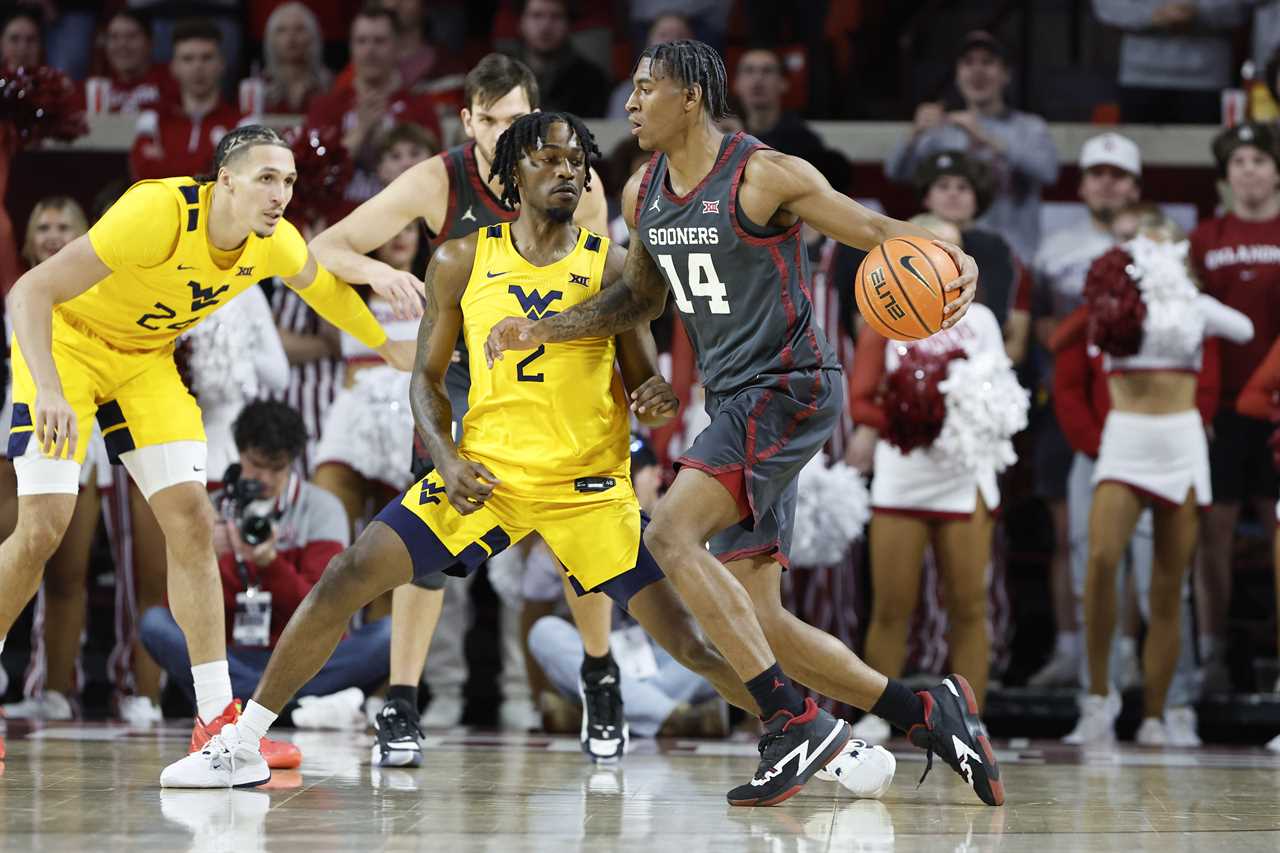 Best photos of Jalon Moore from the 2023-2024 Oklahoma Sooners basketball season