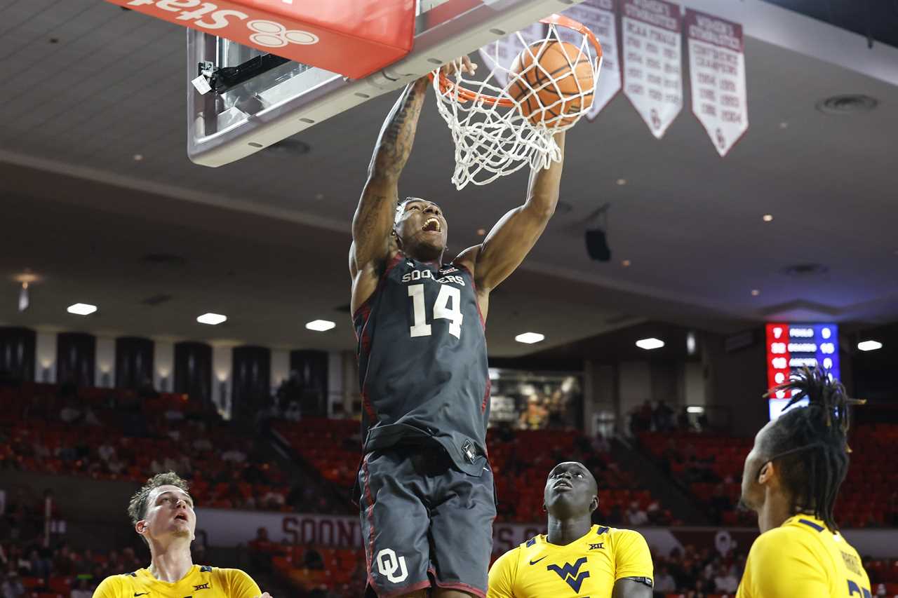 Best photos of Jalon Moore from the 2023-2024 Oklahoma Sooners basketball season